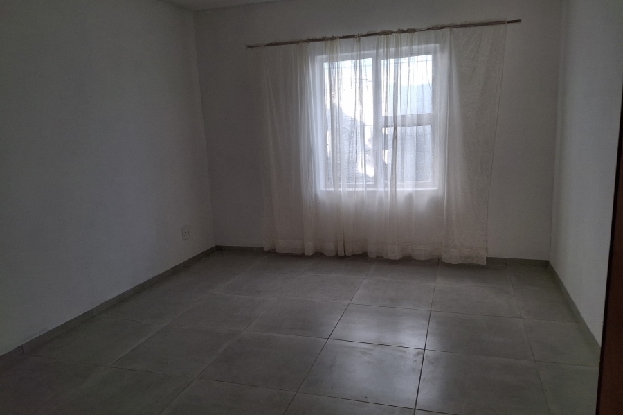 9 Bedroom Property for Sale in Lavender Hill Western Cape